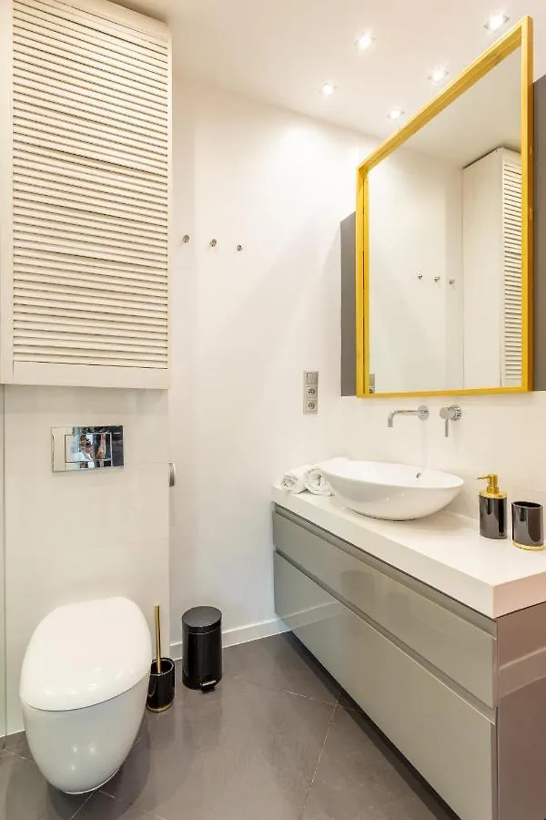 Central Warsaw Apartment - Great Location- Studio Apartment- Warsaw Stays - Zurawia